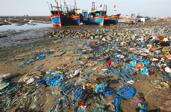 Rác thải nhựa làm ô nhiễm biển nặng nề tại Viêt Nam 2024 - Môi Trường Miền Đông #racthai #moitruong #vietnam #Environmental #việtnam