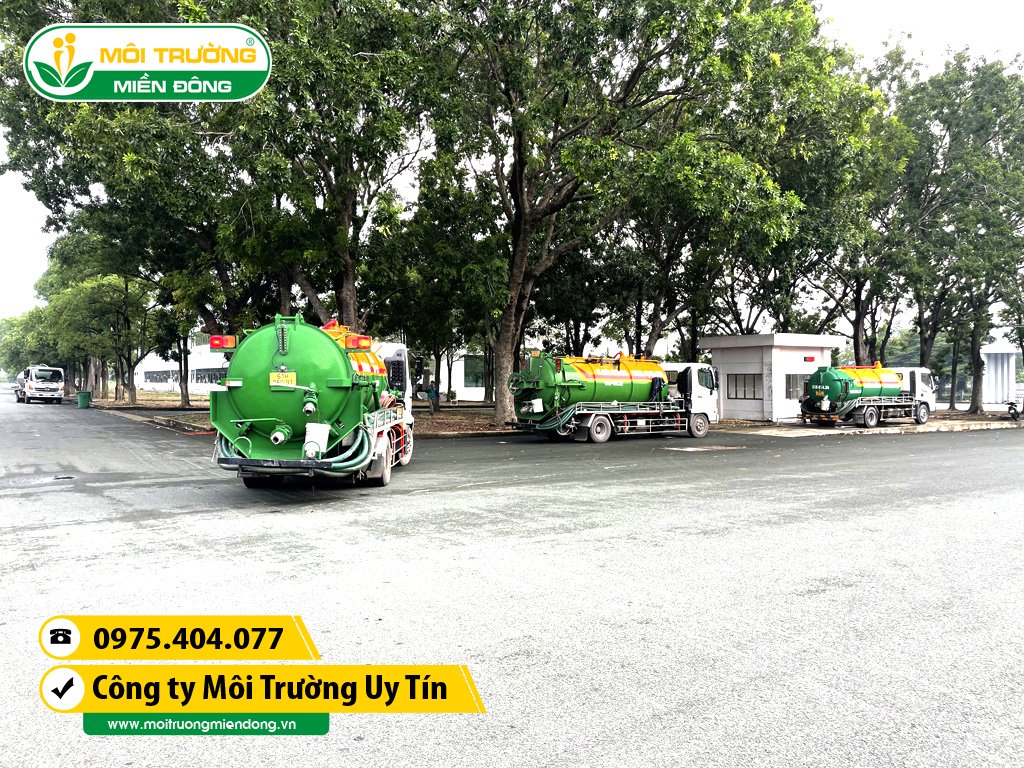 Đội xe chuyên hút hầm cầu & bể phốt Miền Đông tại Bình Dương ☎ 0975.404.077 #moitruong #vietnam #Environmental #việtnam #huthamcau #ruthamcau #hcm #HồChíMinh