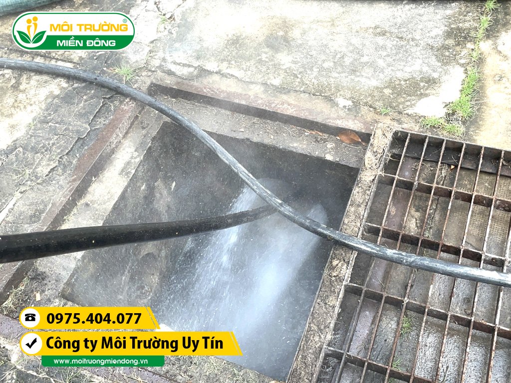 Trển khai nạo vét hố ga trên đường dân sinh tại Đồng Nai ☎ 0975.404.077 #moitruong #vietnam #Environmental #việtnam #hutbephot #ĐồngNai