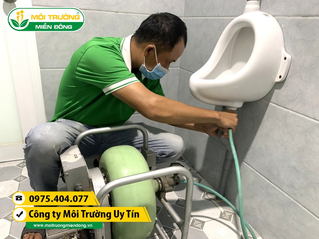 Dịch vụ thông tắc bồn tiểu nam xử lý nhanh và sạch 100% tại Đồng Nai ☎ 0975.404.077 #moitruong #vietnam #Environmental #việtnam #wc #nhavesinh #bontieu #ĐồngNai