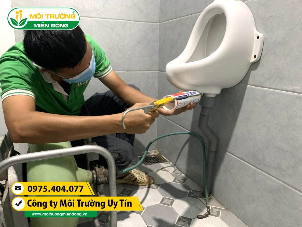 Dịch vụ thông tắc bồn tiểu nam nhà vệ sinh trường học tại Đồng Nai ☎ 0975.404.077 #moitruong #vietnam #Environmental #việtnam #wc #nhavesinh #bontieu #ĐồngNai